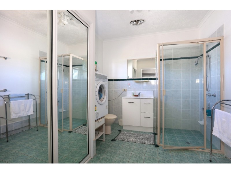 84 Boykambil Esplanade North, Hope Island QLD 4212