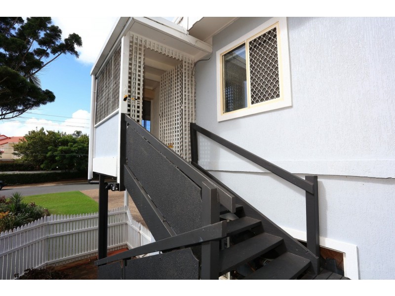 84 Boykambil Esplanade North, Hope Island QLD 4212