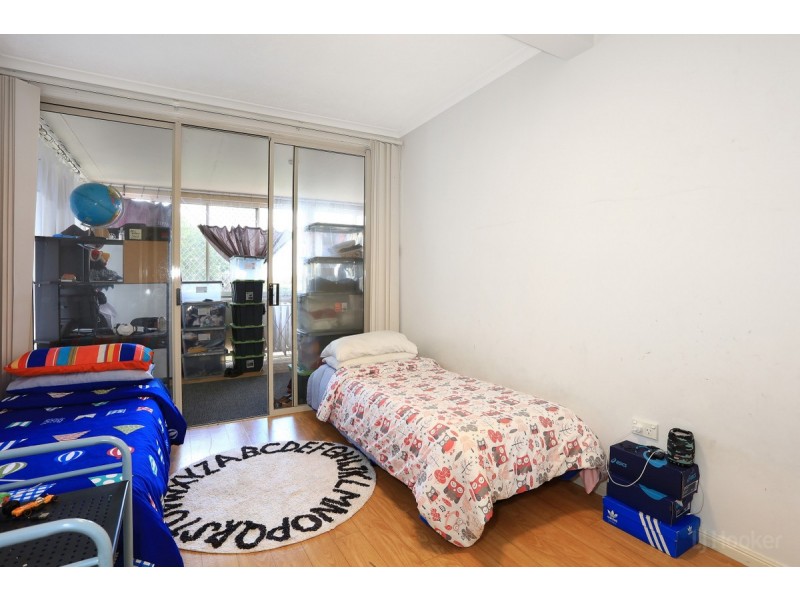 84 Boykambil Esplanade North, Hope Island QLD 4212