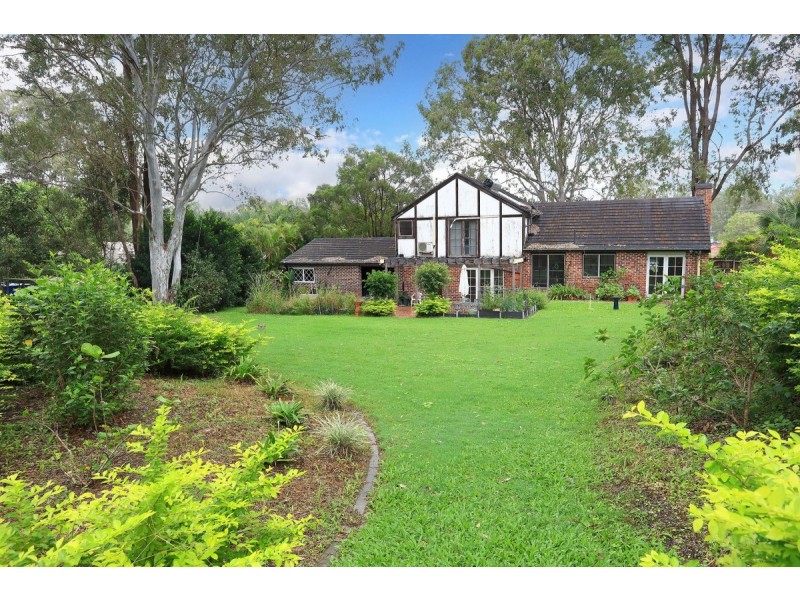 9 Warrego Way, Helensvale QLD 4212