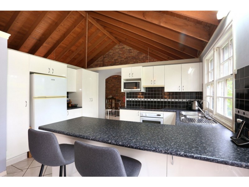 9 Warrego Way, Helensvale QLD 4212