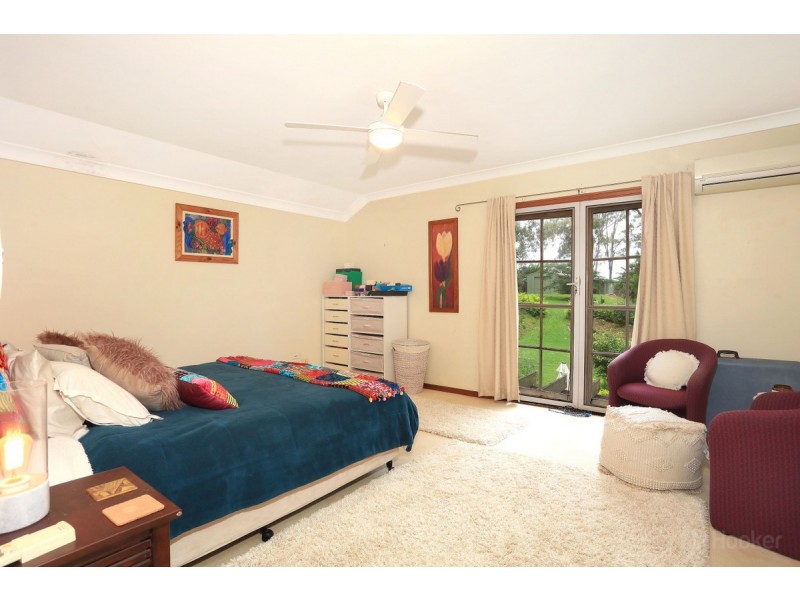 9 Warrego Way, Helensvale QLD 4212