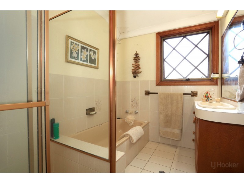 9 Warrego Way, Helensvale QLD 4212