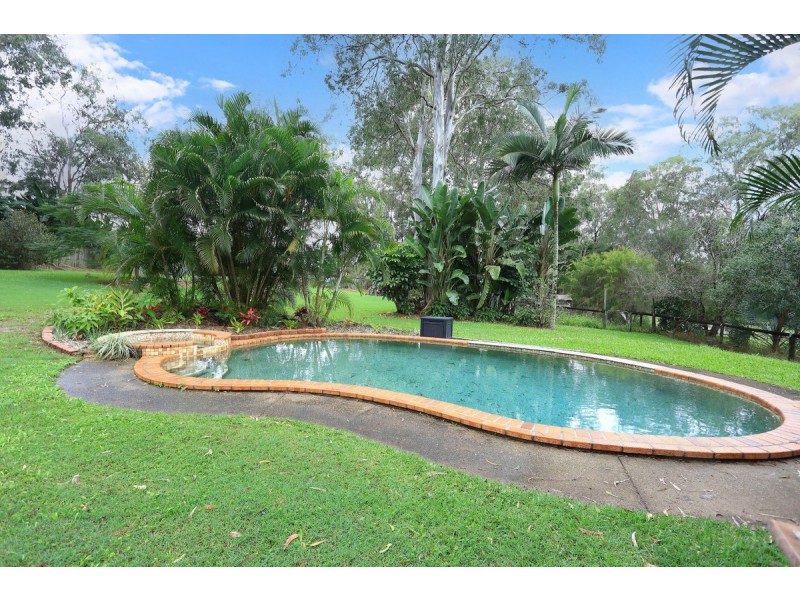 9 Warrego Way, Helensvale QLD 4212