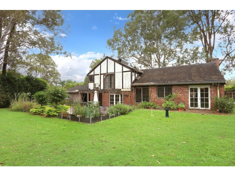 9 Warrego Way, Helensvale QLD 4212