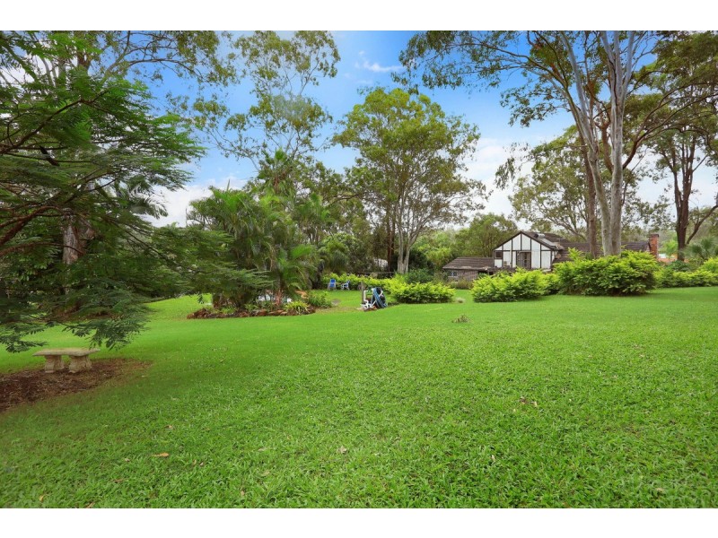 9 Warrego Way, Helensvale QLD 4212