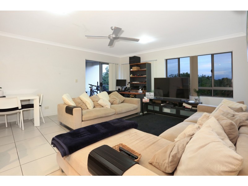 17/425 Pine Ridge Road, Runaway Bay QLD 4216