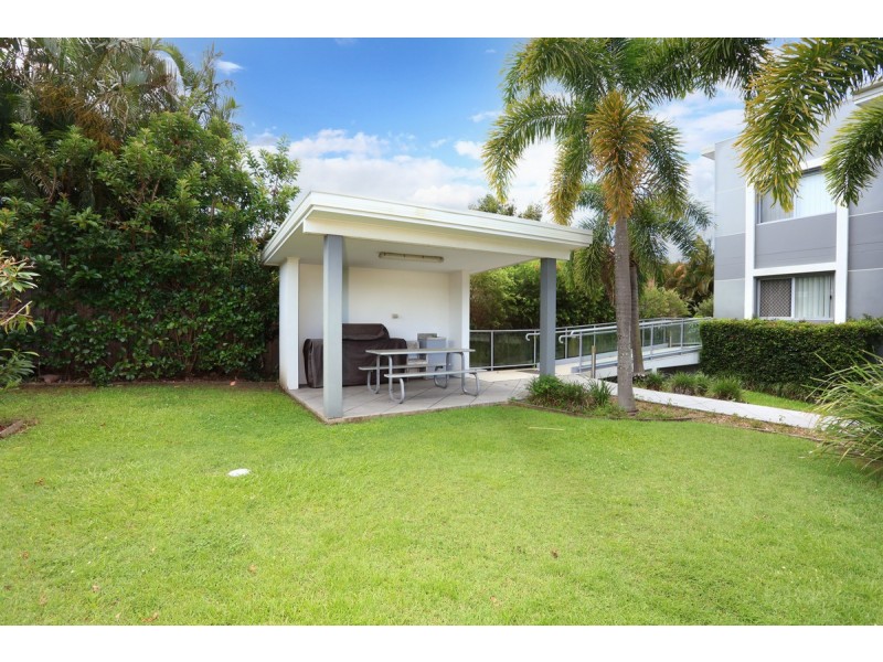 17/425 Pine Ridge Road, Runaway Bay QLD 4216