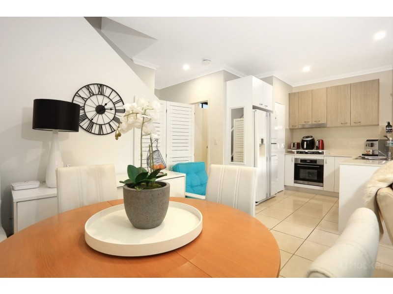 16/460 Pine Ridge Road, Coombabah QLD 4216