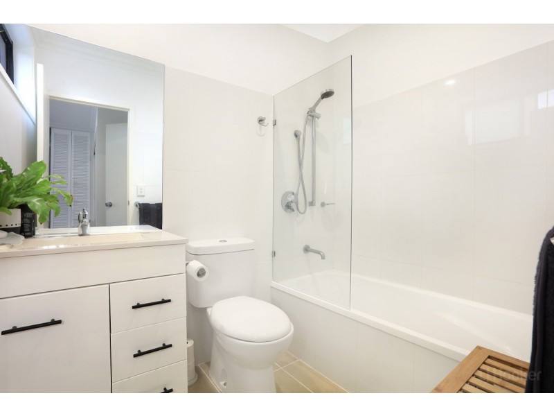 16/460 Pine Ridge Road, Coombabah QLD 4216