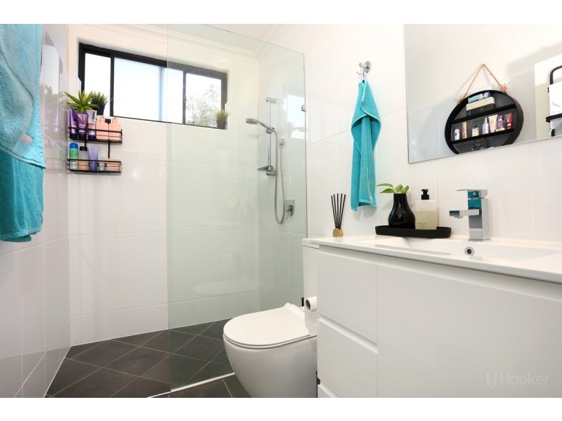 16/460 Pine Ridge Road, Coombabah QLD 4216