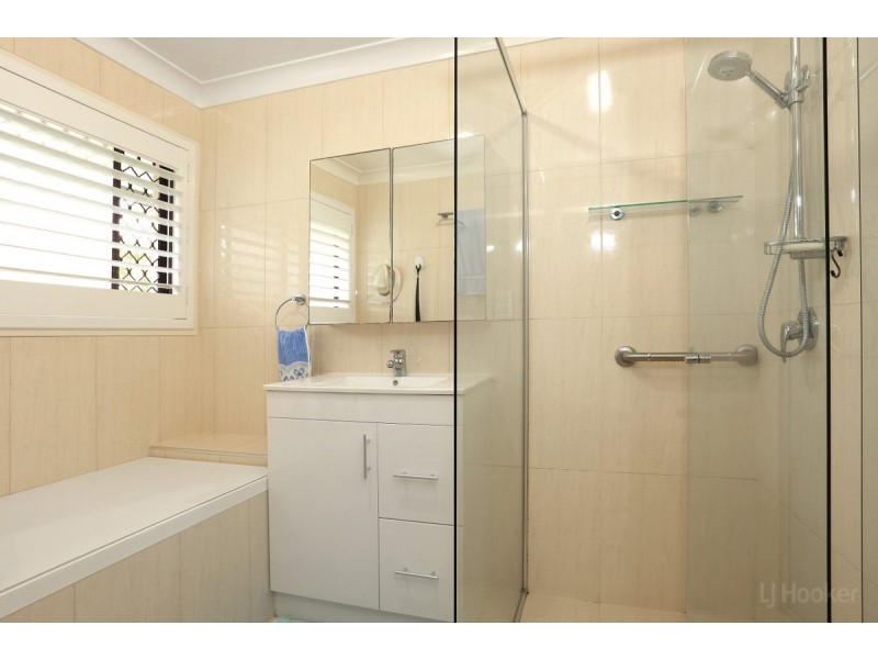9 Lakefield Crescent, Paradise Point QLD 4216