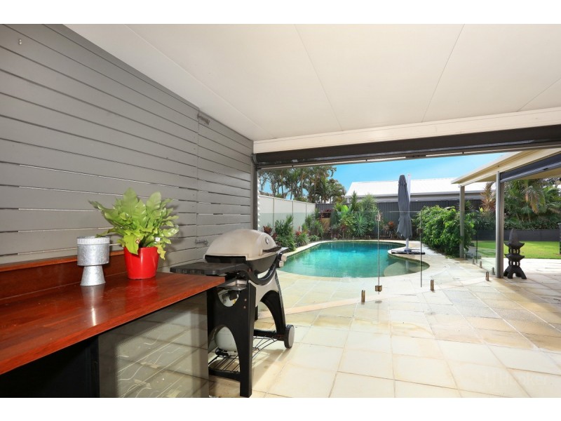 9 Lakefield Crescent, Paradise Point QLD 4216