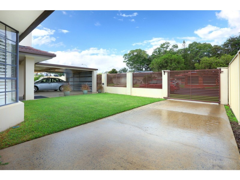 9 Lakefield Crescent, Paradise Point QLD 4216