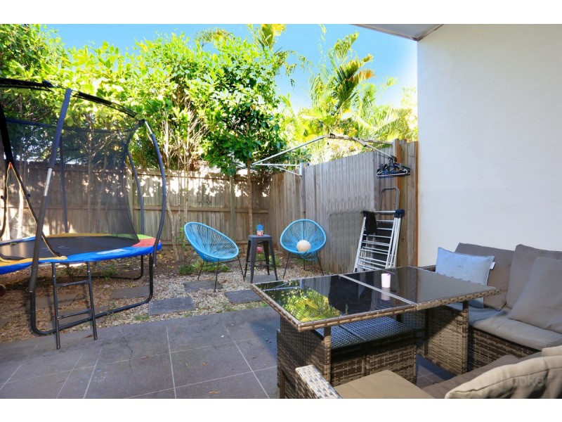 8/430 Pine Ridge Road, Coombabah QLD 4216