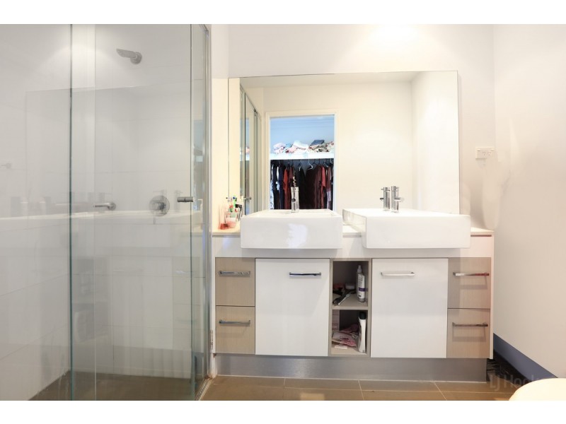 8/430 Pine Ridge Road, Coombabah QLD 4216