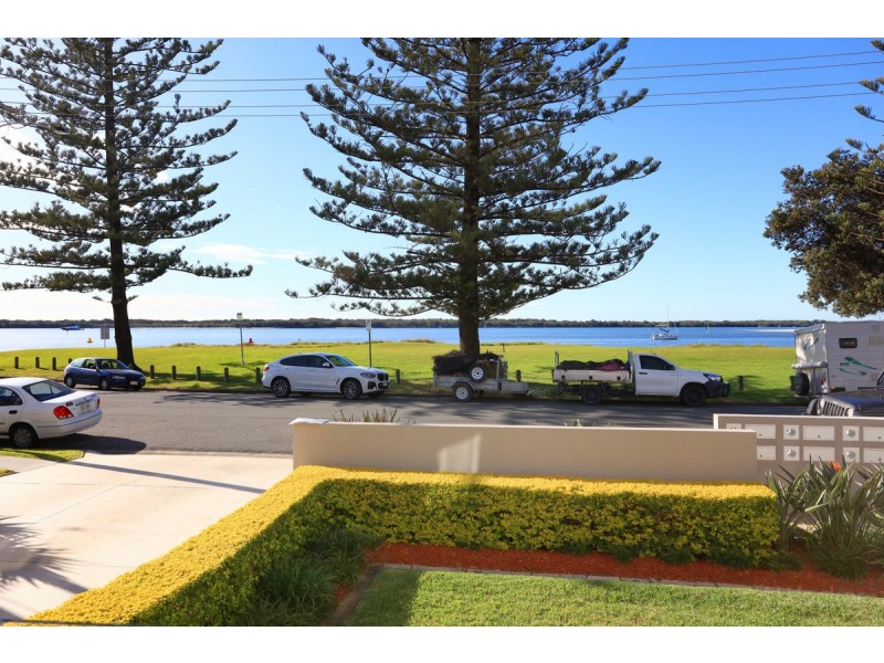 2/32-34 Oatland Esplanade, Runaway Bay QLD 4216