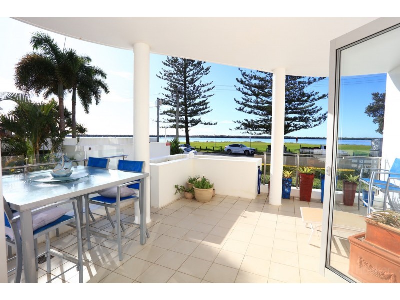 2/32-34 Oatland Esplanade, Runaway Bay QLD 4216