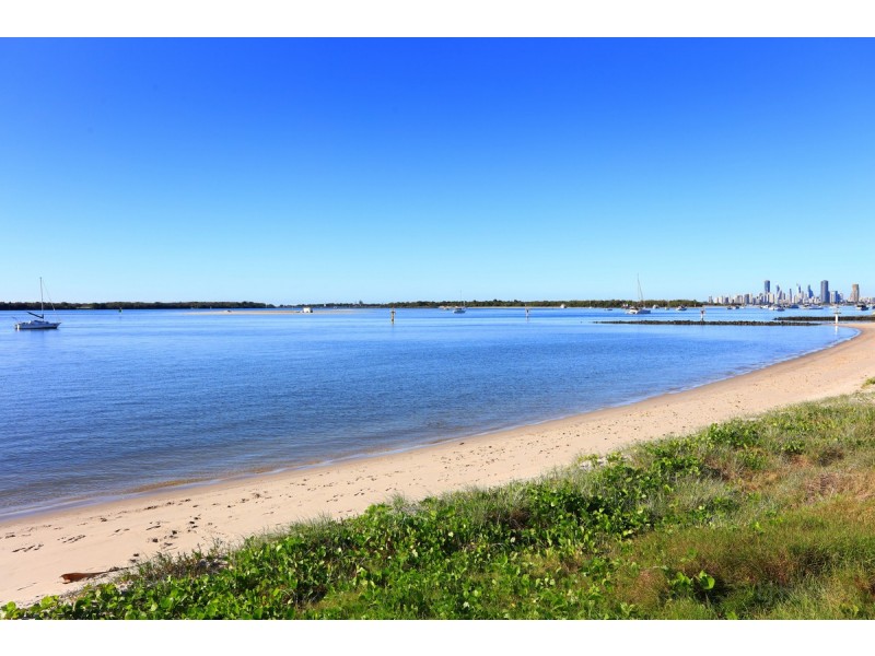 2/32-34 Oatland Esplanade, Runaway Bay QLD 4216