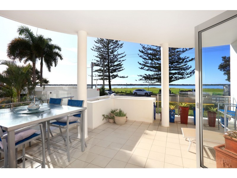 2/32-34 Oatland Esplanade, Runaway Bay QLD 4216