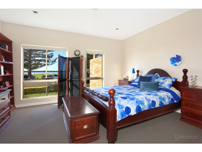 2/32-34 Oatland Esplanade, Runaway Bay QLD 4216