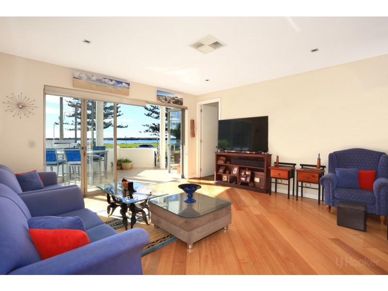 2/32-34 Oatland Esplanade, Runaway Bay QLD 4216