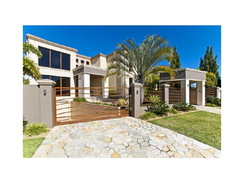 Sovereign Islands QLD 4216