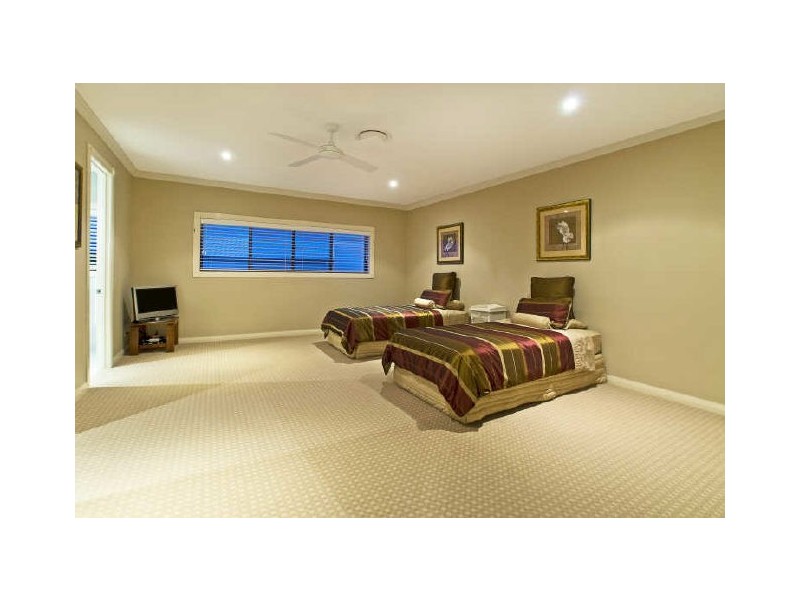 Sovereign Islands QLD 4216