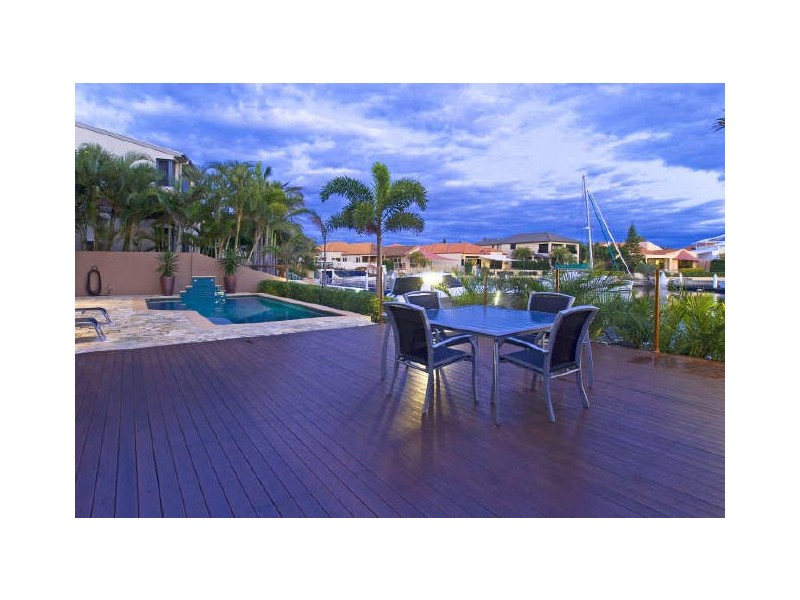 Sovereign Islands QLD 4216