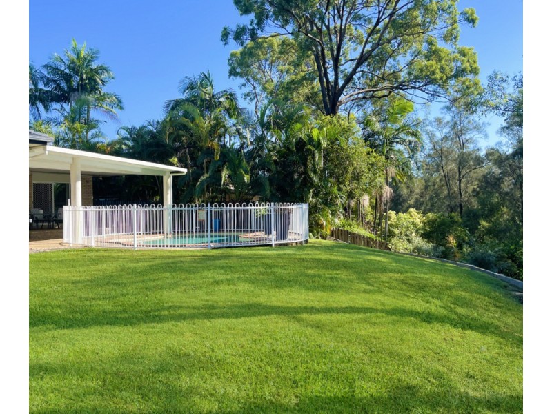 19 Boreen Court, Helensvale QLD 4212