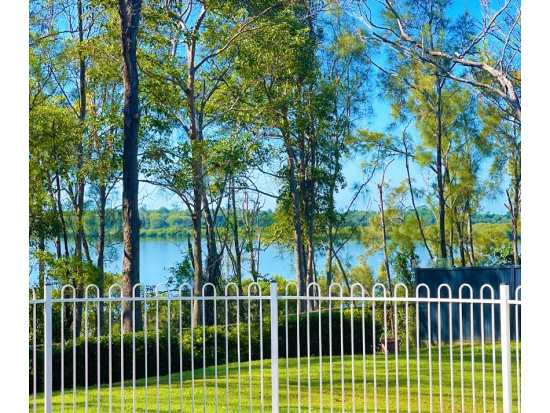 19 Boreen Court, Helensvale QLD 4212