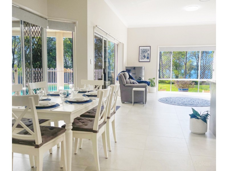 19 Boreen Court, Helensvale QLD 4212