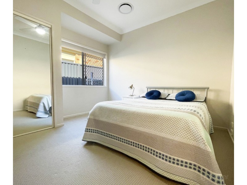 19 Boreen Court, Helensvale QLD 4212