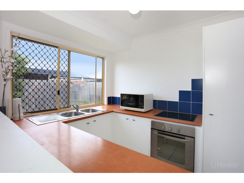 2/8 Crystal Reef Drive, Coombabah QLD 4216