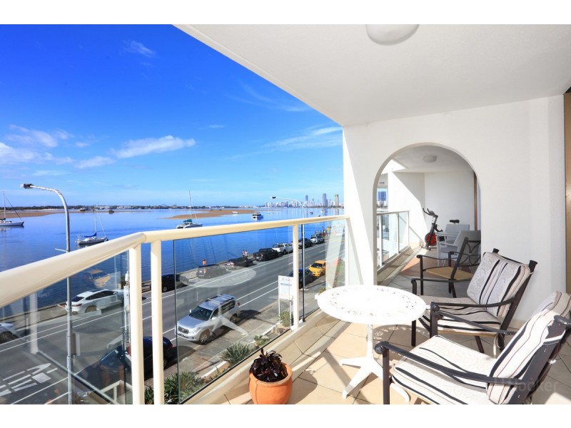 7/318 Marine Parade, Labrador QLD 4215