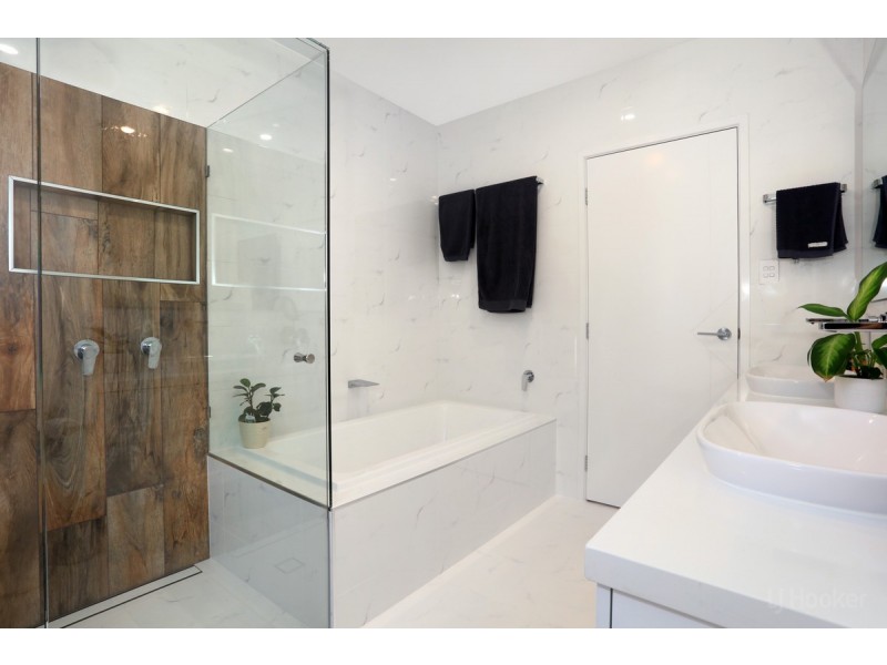 15-17 Gwingana Court, Beechmont QLD 4211