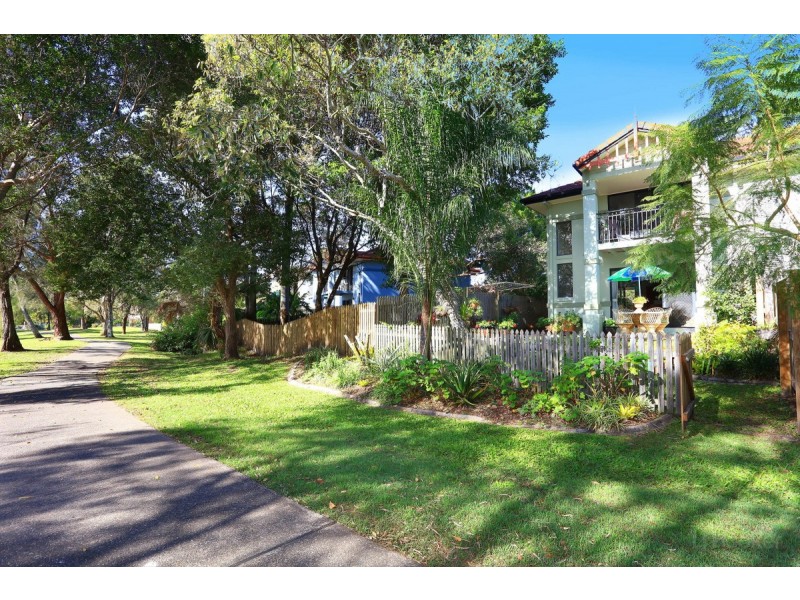 275/125 Hansford Road, Coombabah QLD 4216