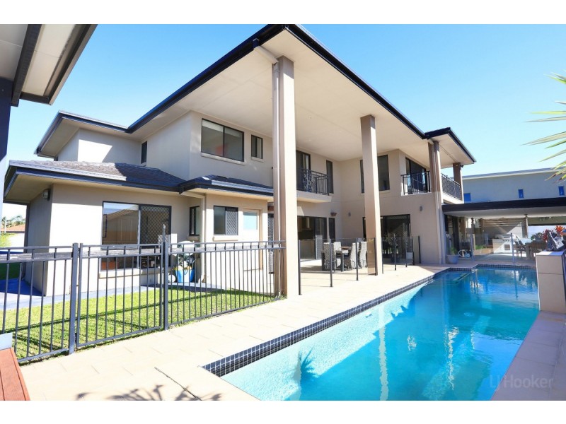 1 Tradewinds Avenue, Paradise Point QLD 4216