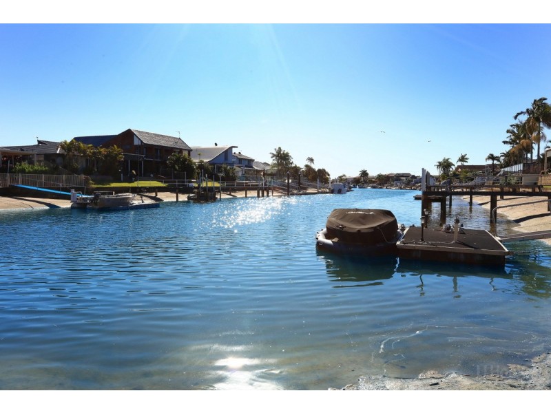 1 Tradewinds Avenue, Paradise Point QLD 4216