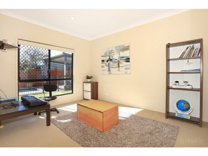 1 Tradewinds Avenue, Paradise Point QLD 4216