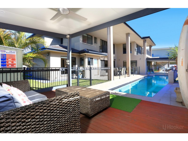 1 Tradewinds Avenue, Paradise Point QLD 4216
