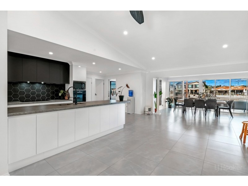 10 Matthew Flinders Drive, Hollywell QLD 4216