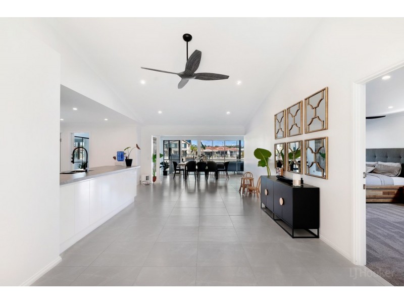 10 Matthew Flinders Drive, Hollywell QLD 4216