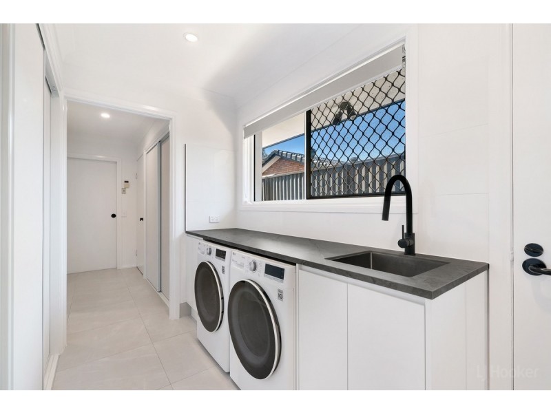 10 Matthew Flinders Drive, Hollywell QLD 4216