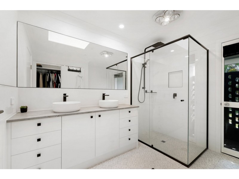 10 Matthew Flinders Drive, Hollywell QLD 4216