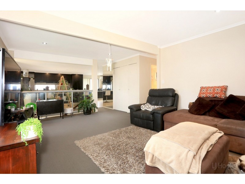 13 Shoe Street, Hope Island QLD 4212