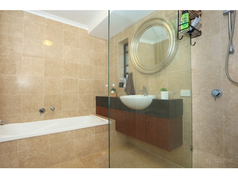 13 Shoe Street, Hope Island QLD 4212