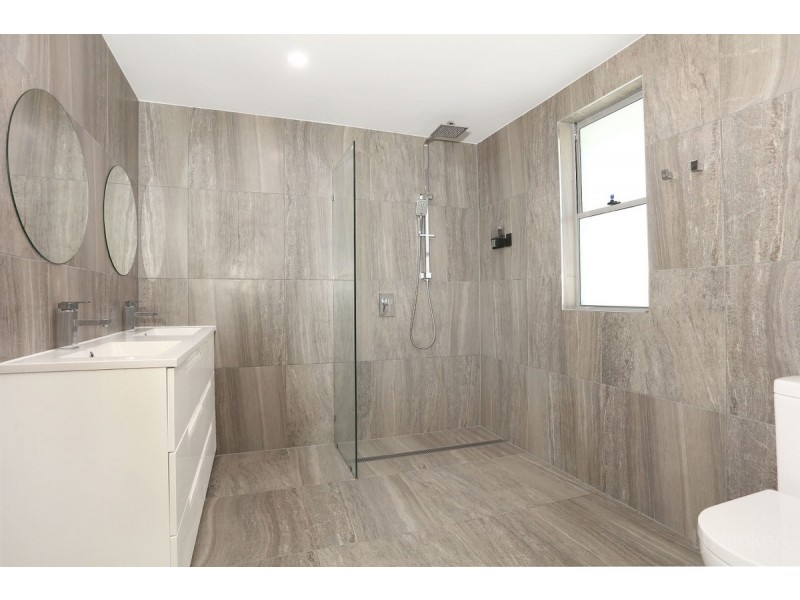 56 Turana Street, Coombabah QLD 4216