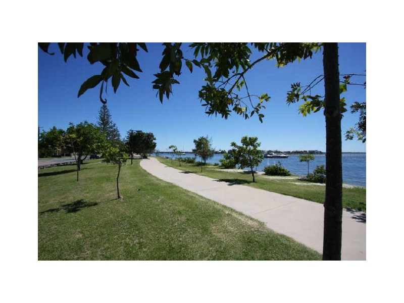 Paradise Point QLD 4216