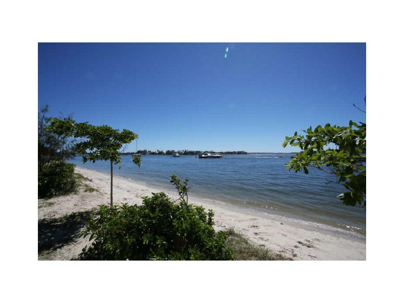 Paradise Point QLD 4216